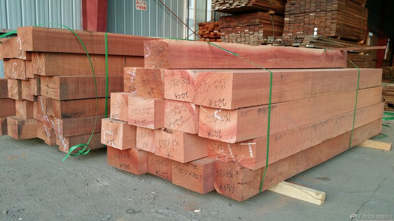 地暖地板安装：价格与品质的平衡之道**